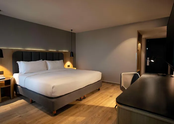 Hilton Airport 4* Мехико