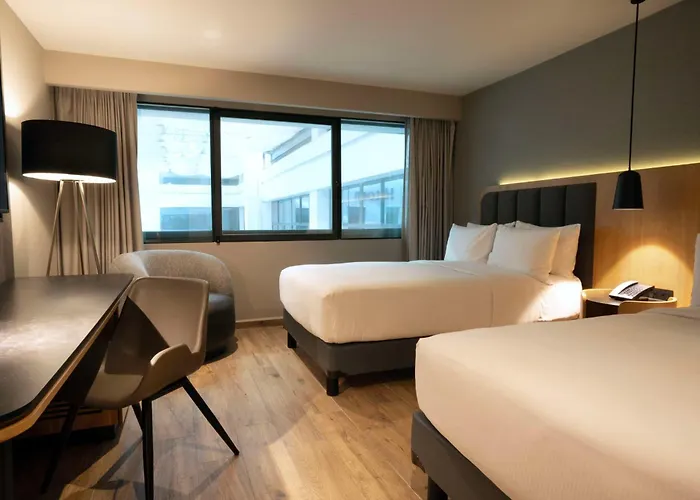 Hilton Airport Hotel 4*