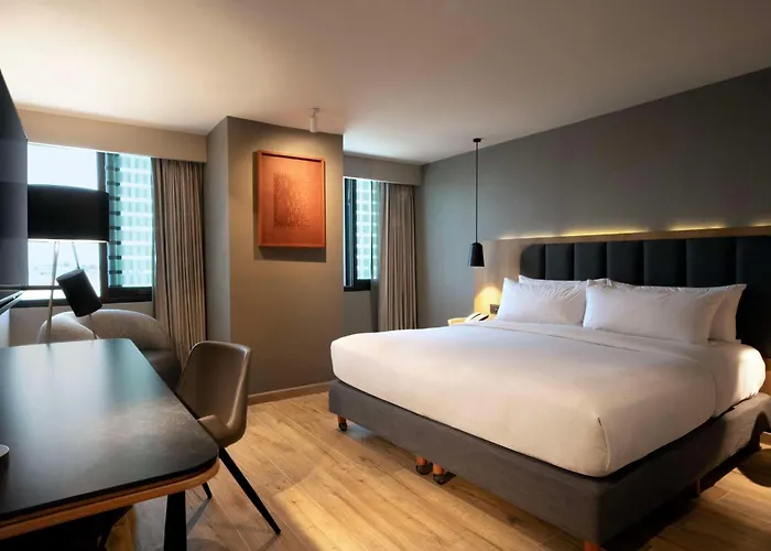 Hilton Airport 4*
