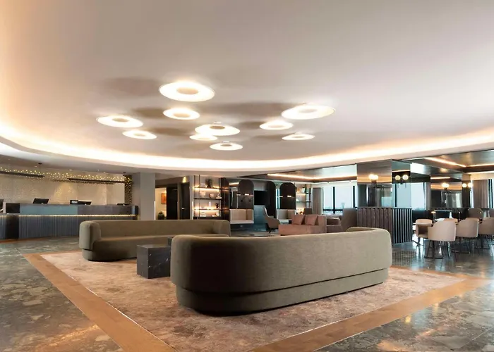 Hotel Hilton Airport 4*