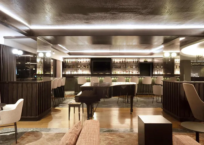 Hotel Hilton Airport 4*